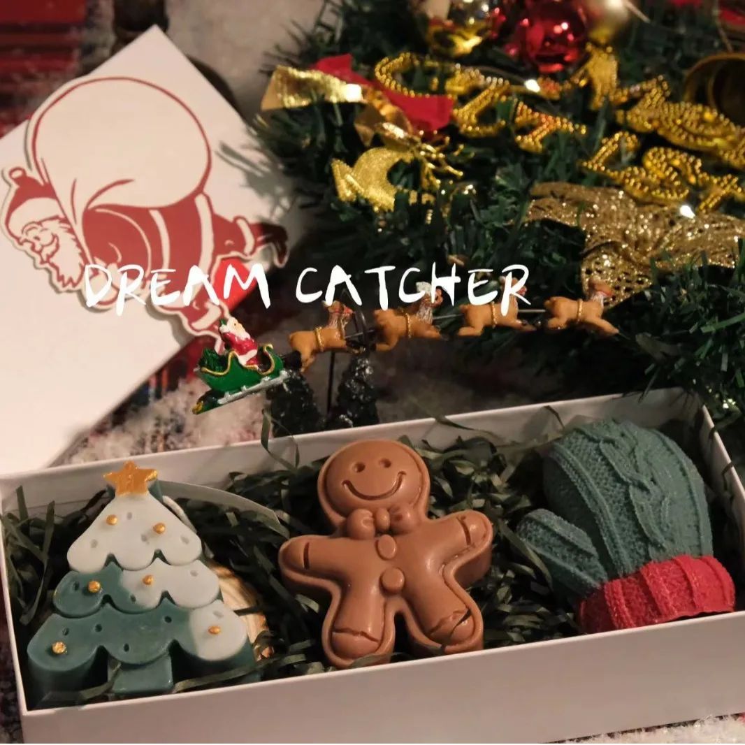 HolidayGlow 3-Piece Candle Set™ – Christmas Scented Gift Set - Utopia Corner